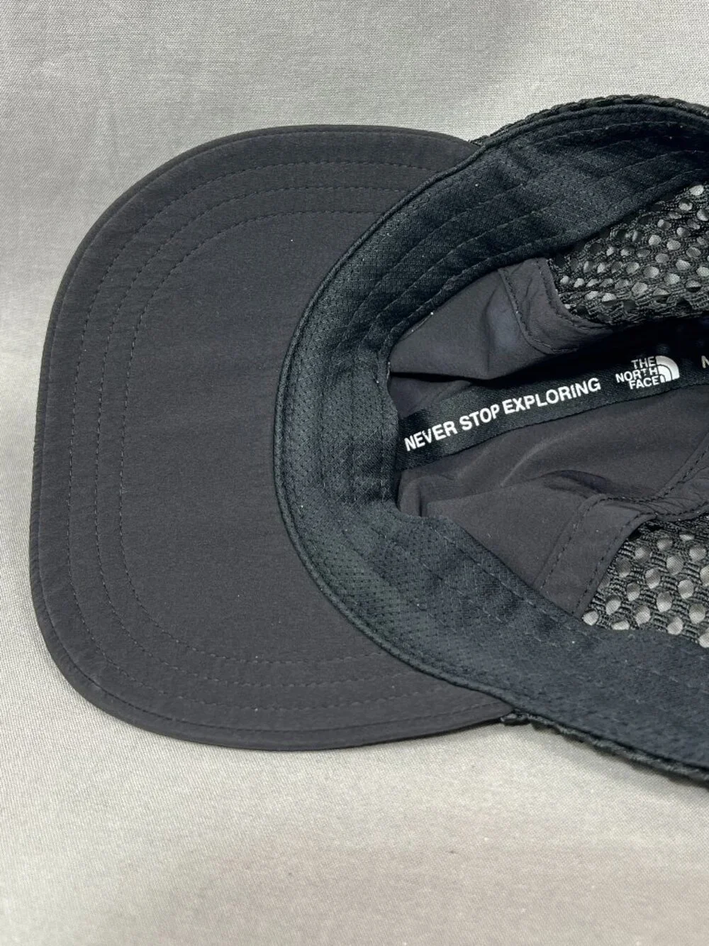 The North Face Runner Mesh Cap Adjustable Toggle Trail Running Hiking Mens Hat
